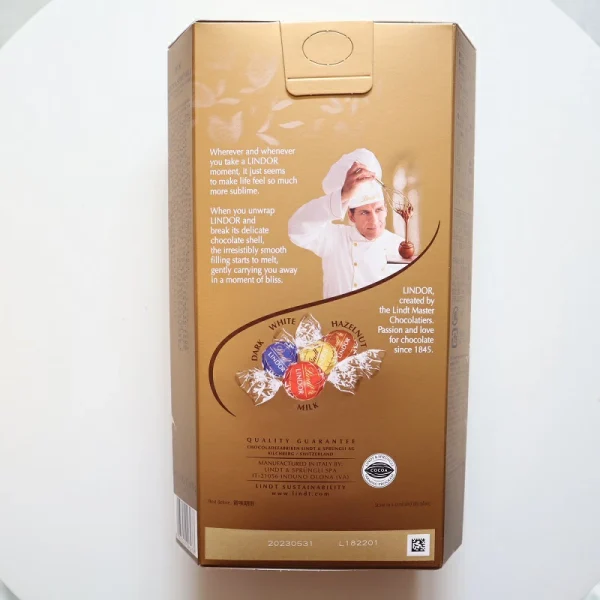 Lindt Lindor Assorted Swiss Chocolate – Premium Swiss Truffles with Smooth Melt-in-Your-Mouth Centers – 600g Gift Box, Perfect for Gifting - Image 2